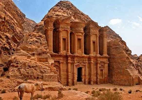 petra jordan duniya ke saat ajbe